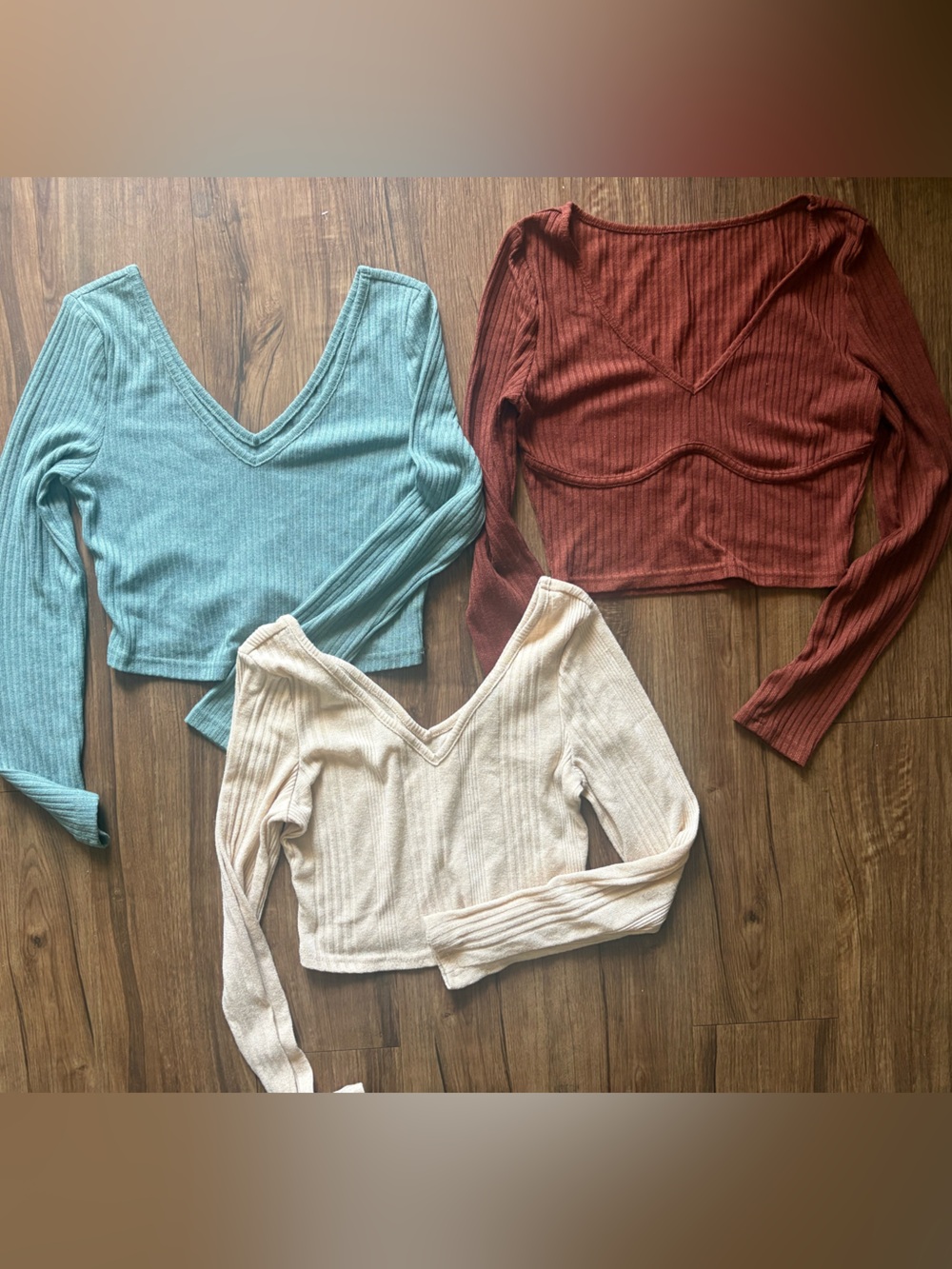 Lot of 3 Ribbed V-Neck long sleeve Crop Tops - [MEDIUM]